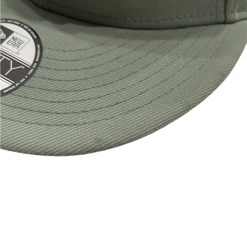 New Era Green Cap - Picture 5 of 8